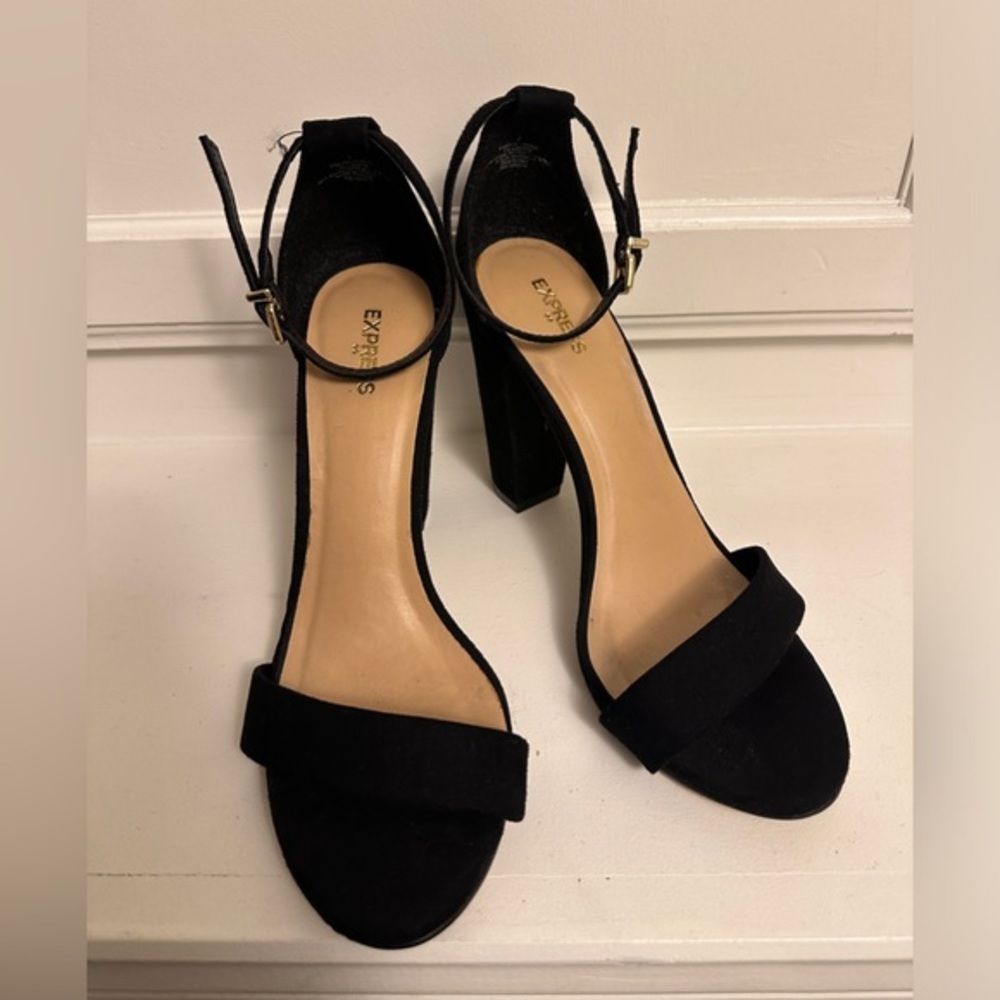 Express Buckle Block Chunky Opened Toe Strap Heels